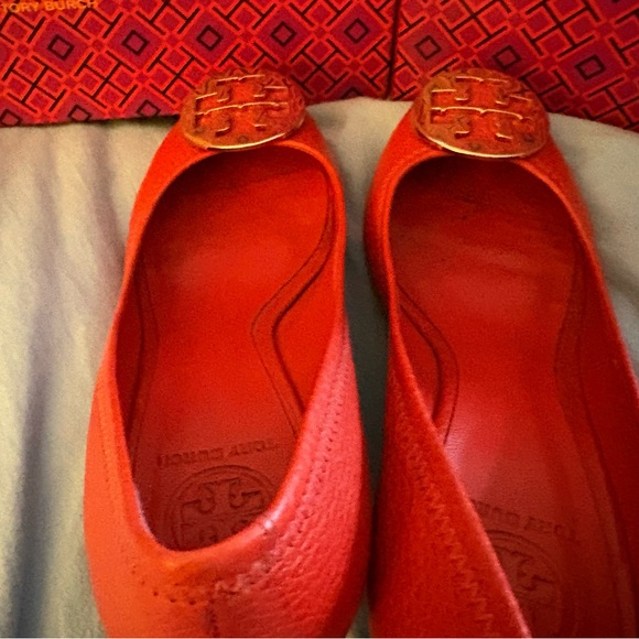 Tory Burch Women's Burt Orange Peep Toe Wedges - Size 9.5 - Picture 3 of 8